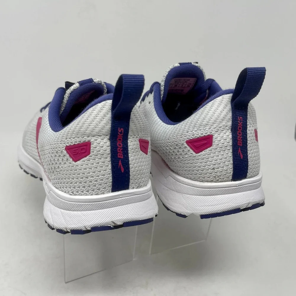 Brooks Sneakers Revel 5 Womens Sz 7 White Pink‎ 524:L.8.6